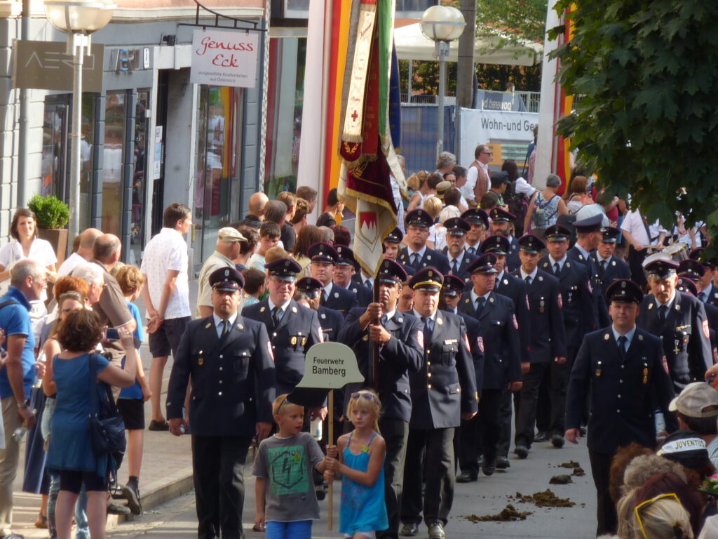 FwBbg-Festzug-Villach-2013-43ab7ac003f290b9636393a4f45be418